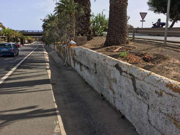 Muro que amenaza con desplomarse (Foto TA)